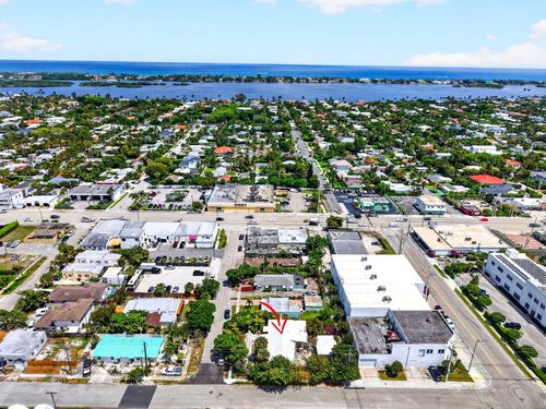 424 Oxford St, West Palm Beach, FL, 33405-3202 | Card Image