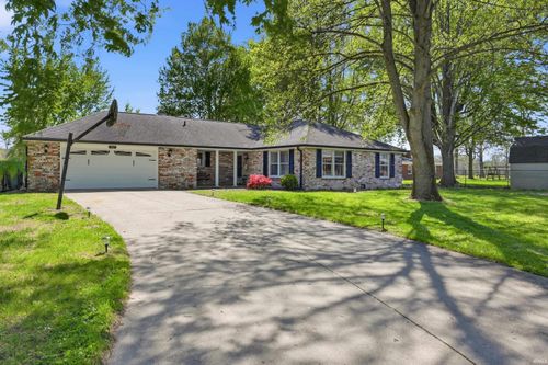 9007 Surrey Dr, Pendleton, IN, 46064-9337 | Card Image