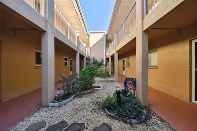 203 - 1500 Glen Oaks Drive E, Condo with 1 bedrooms, 1 bathrooms and null parking in SARASOTA FL | Image 3