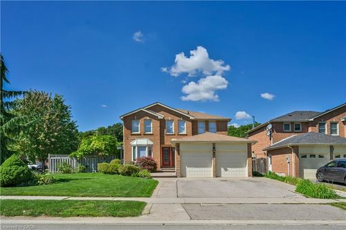 3173 Spring Creek Cres, Mississauga, ON, L5N4S2 | Card Image