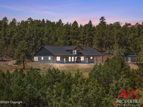 104 Holly Ave, Moorcroft, WY, 82721-8740 | Card Image
