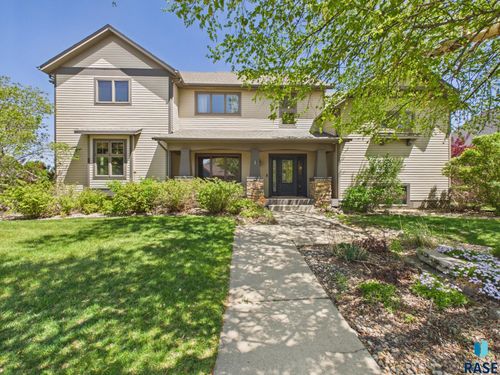 1600 S Parkview Blvd Boulevard, Brandon, SD, 57005 | Card Image
