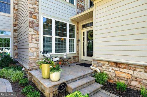 304 Greenbriar Dr, WEST CHESTER, PA, 19382-6112 | Card Image