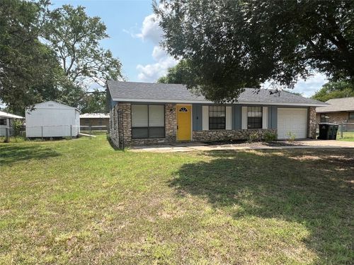 607 Magnolia St, Bastrop, TX, 78602-1511 | Card Image