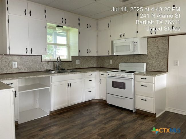 Kitchen | Image 6