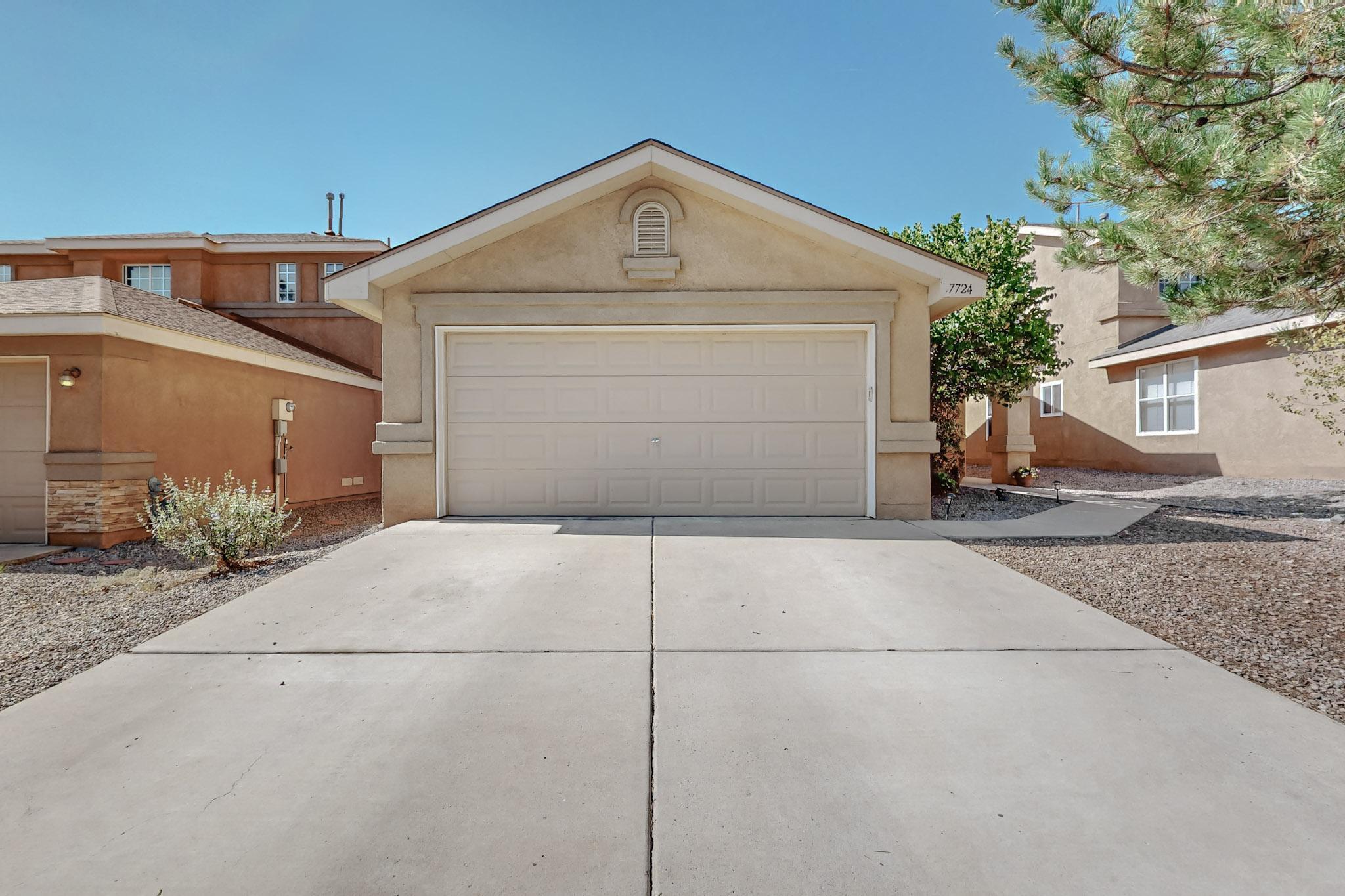 Goshawk Ave, Albuquerque, NM 87114