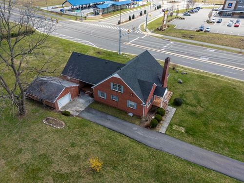 125 Rosewood Ln, Bristol, VA, 24202-5851 | Card Image