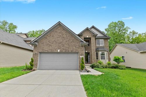 17519 Christina Dr, New Boston, MI, 48164-8810 | Card Image