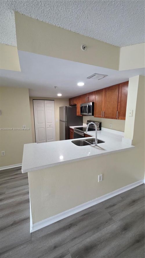 201-5051 Wiles Rd, Coconut Creek, FL, 33073 | Card Image