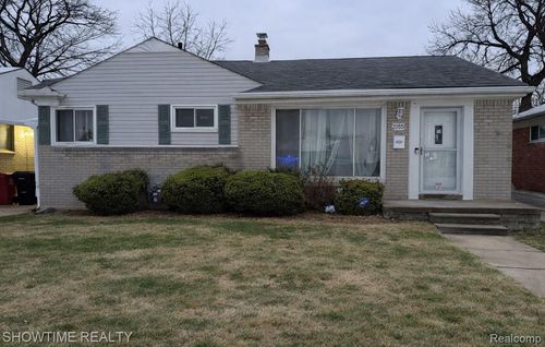 26261 Linwood St, Roseville, MI, 48066-4954 | Card Image