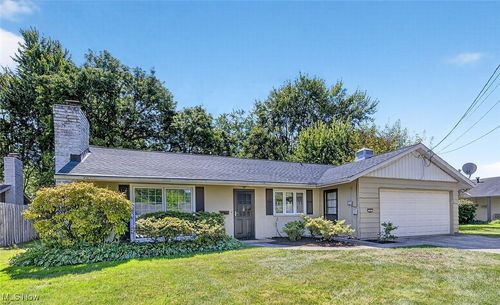 65 Barberry Dr, Berea, OH, 44017-1201 | Card Image