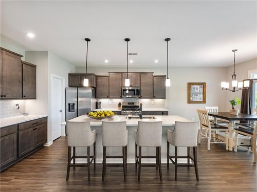 627 Michigan Cir, Hoschton, GA, 30548-5569 | Card Image