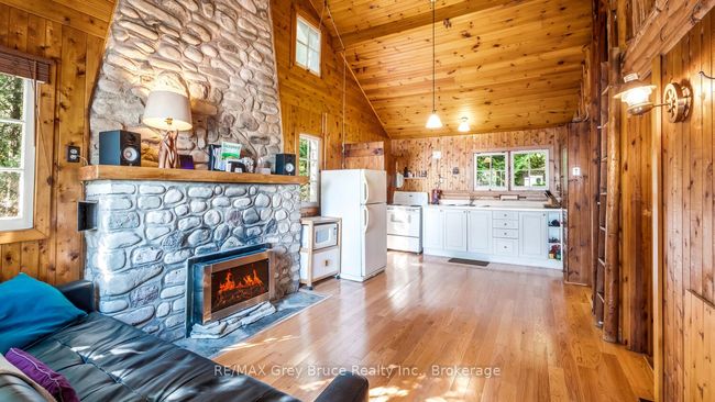 1081 Dyers Bay Rd, House other with 2 bedrooms, 1 bathrooms and 4 parking in Miller Lake ON | Image 11