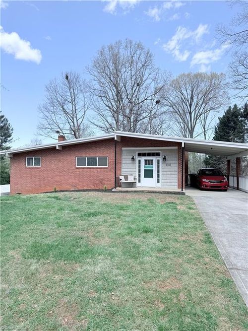 3743 Crosland Rd, Winston Salem, NC, 27106-2145 | Card Image