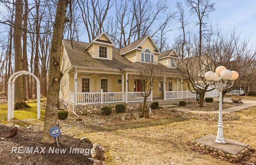 12471 Northern Woods Cir, Freeland, MI, 48623-8752 | Card Image