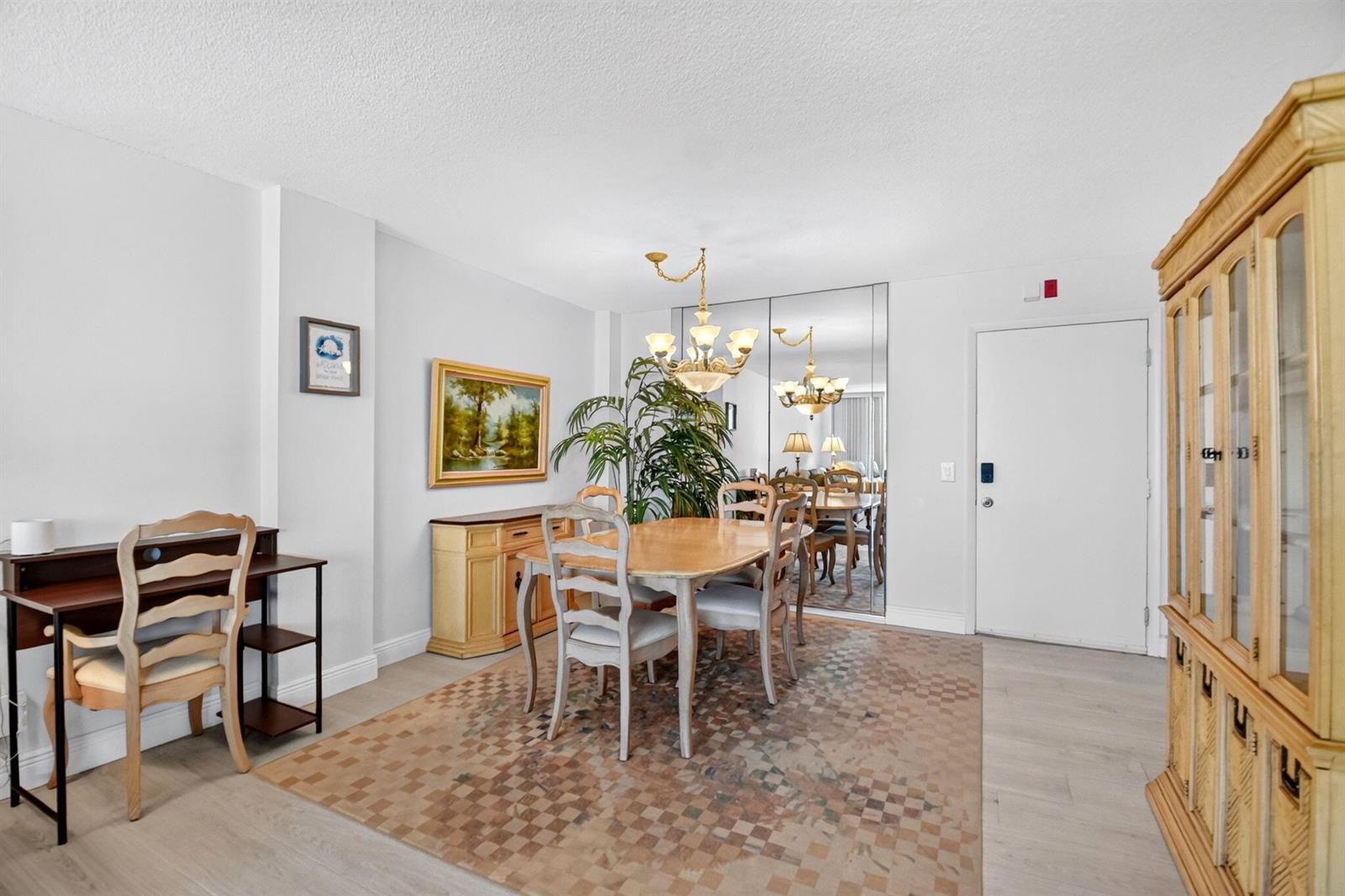 Residential in Palm Beach Shores 3
