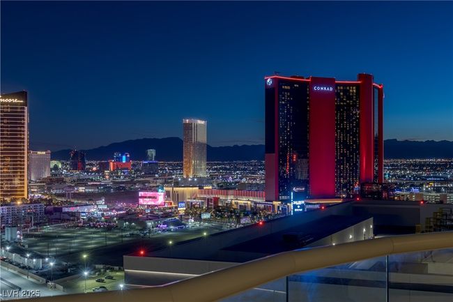 UNIT-2502 - 2877 Paradise Rd, Home with 3 bedrooms, 3 bathrooms and 1 parking in Las Vegas NV | Image 7