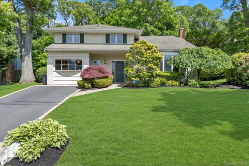 19 Cottage Ct, Huntingtn Sta, NY, 11746-1104 | Card Image