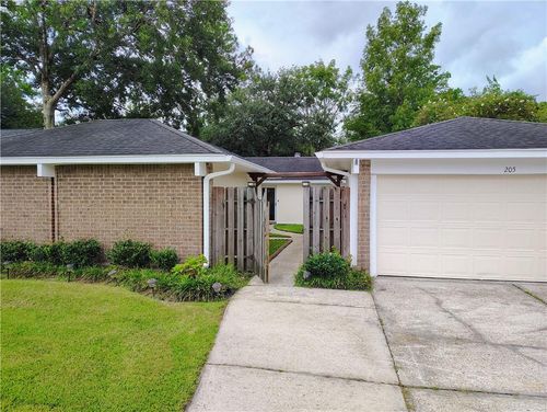 205 Lake Calcasieu Ct, Slidell, LA, 70461-3637 | Card Image