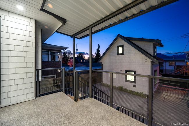2933 Charles Street, House other with 6 bedrooms, 5 bathrooms and 1 parking in Vancouver BC | Image 37