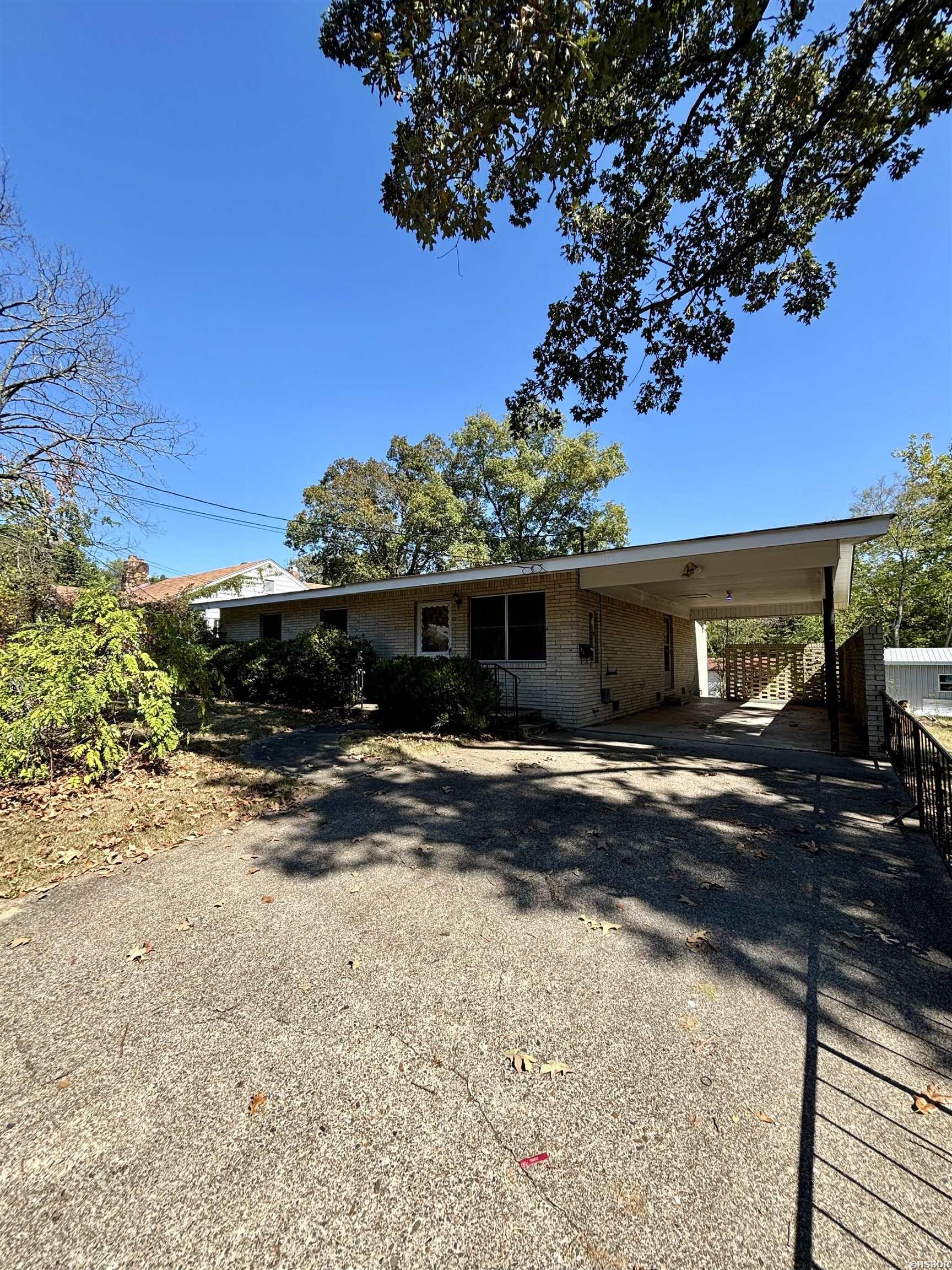 Chitwood St, Hot Springs, AR 71913