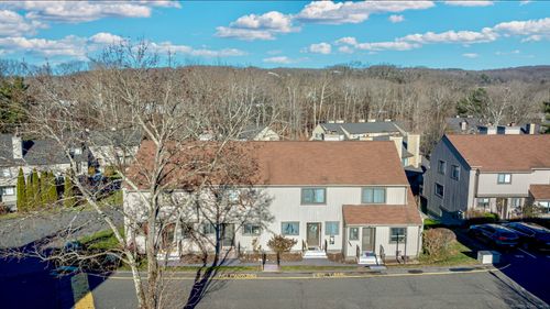 95-95 Dorchester Ct, Beacon Falls, CT, 06403-4917 | Card Image