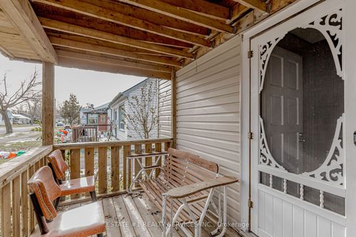 107 Dover Rd, Welland, ON, L3B2V1 | Card Image