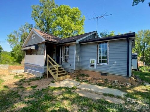 2112 Harpertown Cir, Lenoir, NC, 28645-4072 | Card Image