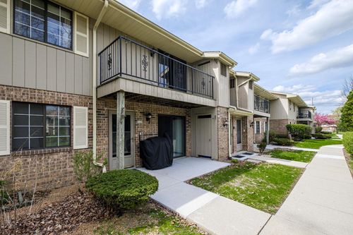 8123 W Oklahoma Avenue, Milwaukee, WI, 53219 | Card Image