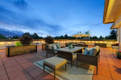 404-15220 Guildford Dr, Surrey, BC, V3R0Y6 | Card Image