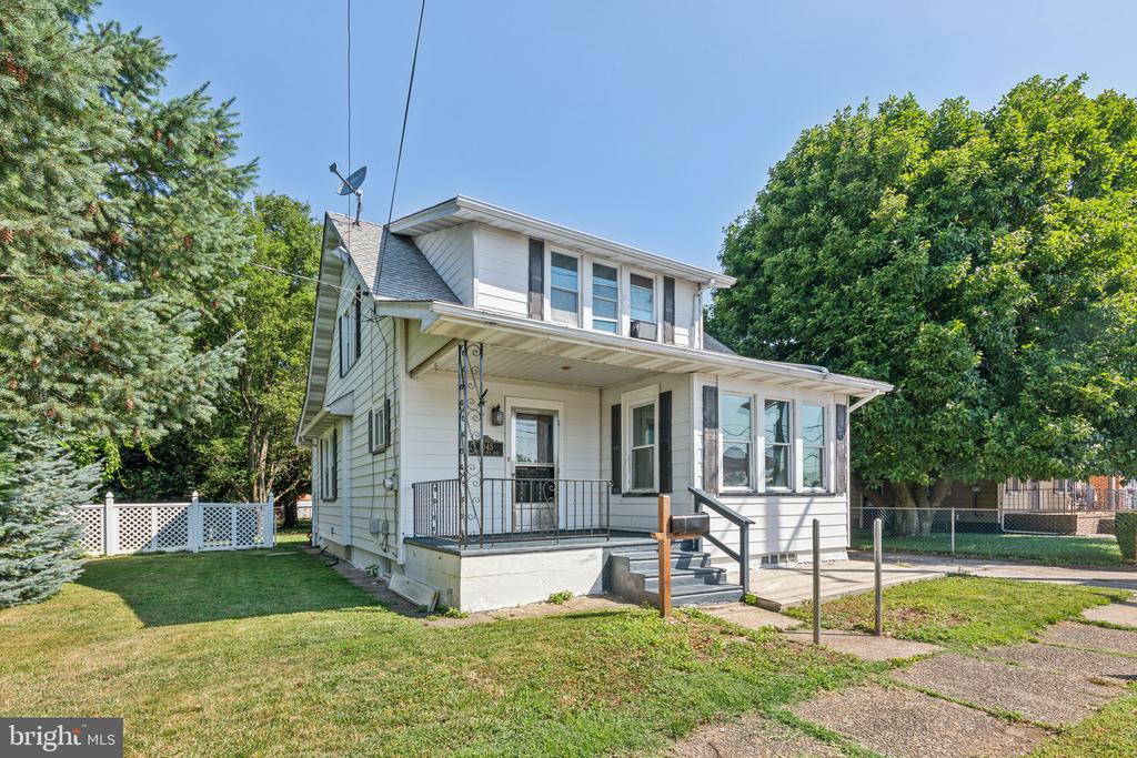 Bordentown Rd, Burlington, NJ 08016