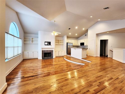 9814 Cynthia Ann Ct, Houston, TX, 77025-4343 | Card Image