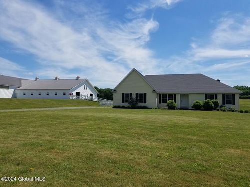 42 Ashcroft Rd, Valley Falls, NY, 12185-2801 | Card Image