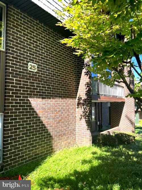 7-25 Stonehenge Cir, PIKESVILLE, MD, 21208-3244 | Card Image