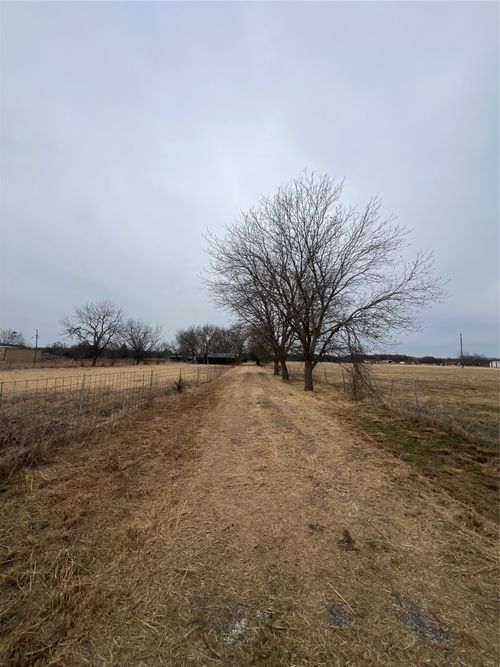 1655 E Fm 120, Denison, TX, 75021-7027 | Card Image