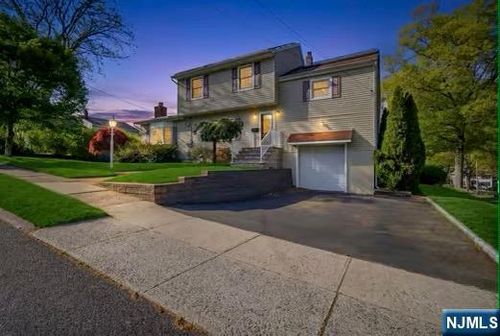182 Pascack Ave, Emerson, NJ, 07630-1063 | Card Image