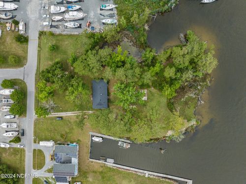 1210 Neuse Dr, Oriental, NC, 28571-9634 | Card Image