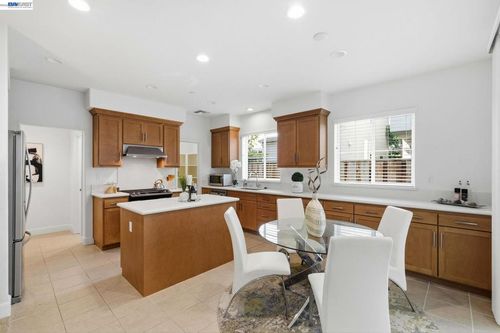 8553 Schooner Way, Newark, CA, 94560-3487 | Card Image