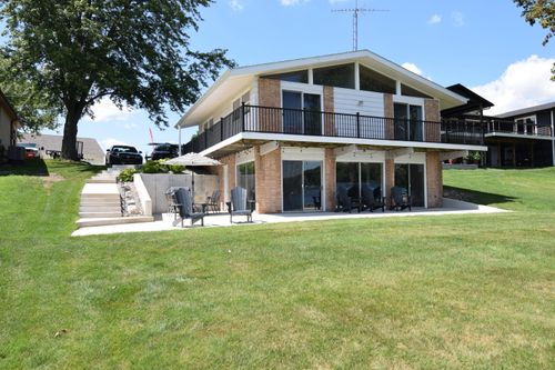 223 Lakeshore Dr, Coldwater, MI, 49036-8848 | Card Image