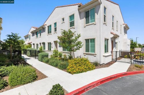 unit-58104-5301 E Commerce Way, Sacramento, CA, 95835-3050 | Card Image