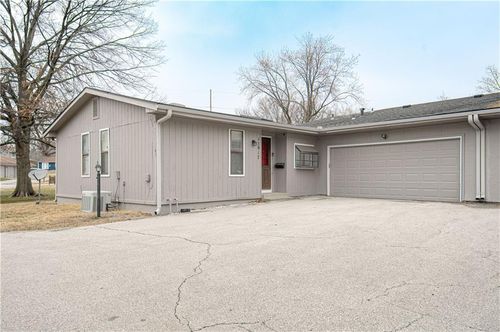 13917 Falkirk Cir, Grandview, MO, 64030-4049 | Card Image