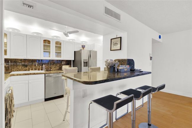 APT-908 - 1400 S Ocean Dr, Condo with 2 bedrooms, 2 bathrooms and null parking in Hollywood FL | Image 11