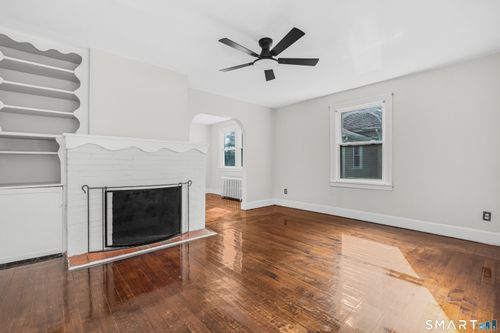 1-1 Ashland Pl, New Haven, CT, 06513-4603 | Card Image