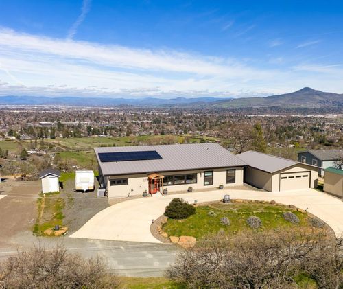 1873 Sundial Dr, Medford, OR, 97501-4257 | Card Image