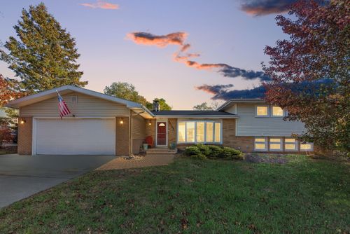 48102 W Mckean Dr, New Buffalo, MI, 49117-9072 | Card Image