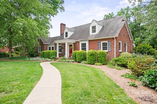 81 21st Ave Nw, Hickory, NC, 28601-1840 | Card Image