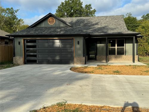 106 Elliott St, Pryor, OK, 74361-5408 | Card Image