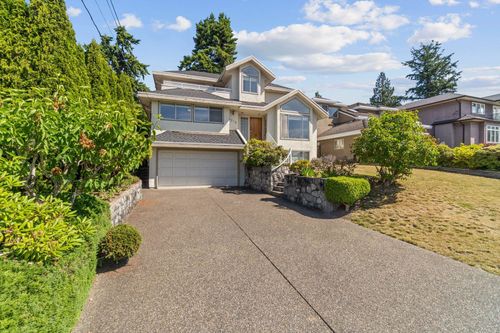 5275 Mckee St, Burnaby, BC, V5J2T7 | Card Image
