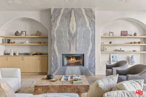 18 Voyage St, Marina del Rey, CA, 90292-7163 | Card Image