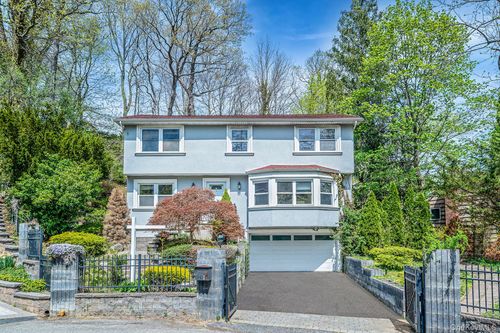 210 Mill Dam Ct, Centerport, NY, 11721-1516 | Card Image